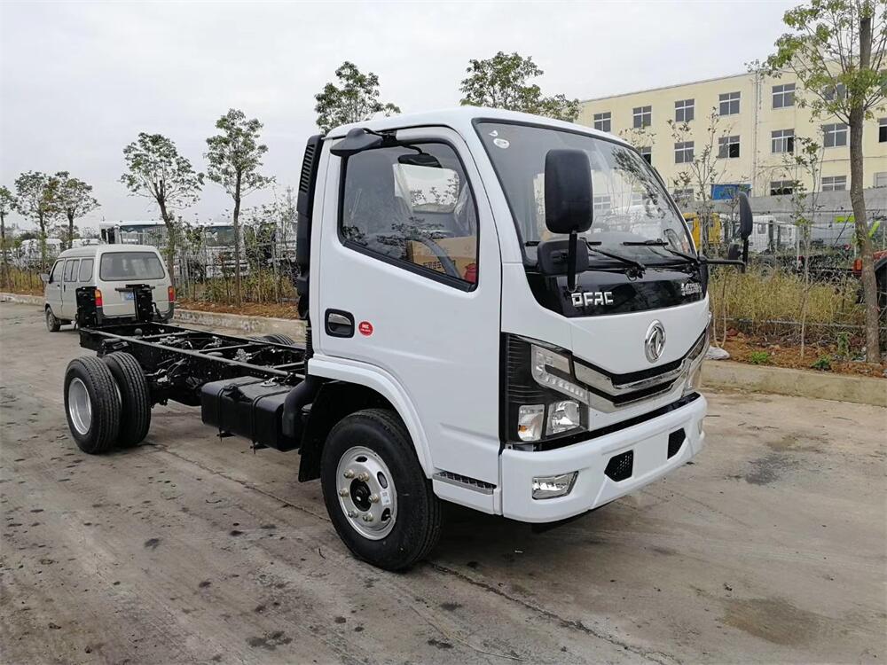 東風小多利卡（3308，玉柴140）國六  內飾照片圖